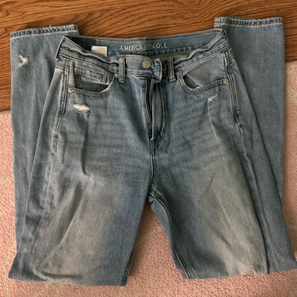 American Eagle Ripped Jean
